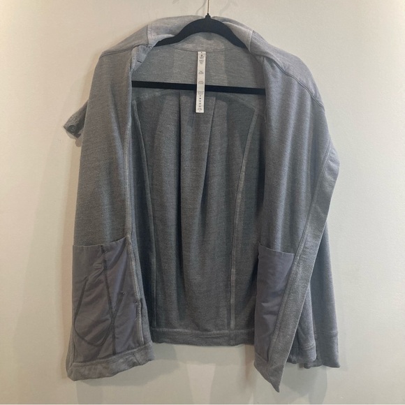 LULULEMOM Sz 4 True Wrap Button Closure Pockets Thumb Holes Jersey Knit Cardigan - Picture 8 of 9